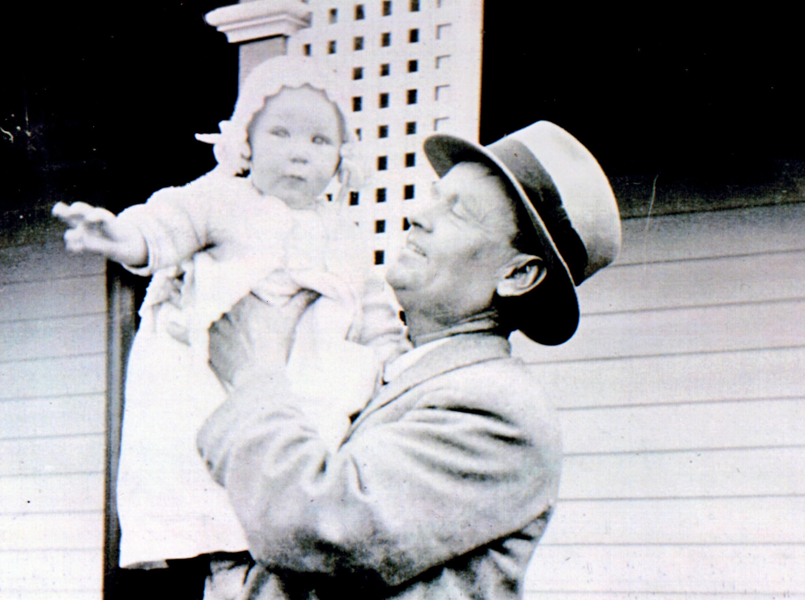 Photo of photos/Donald Neil McLennan (b1873) with son Ian at Banavie Marnoo